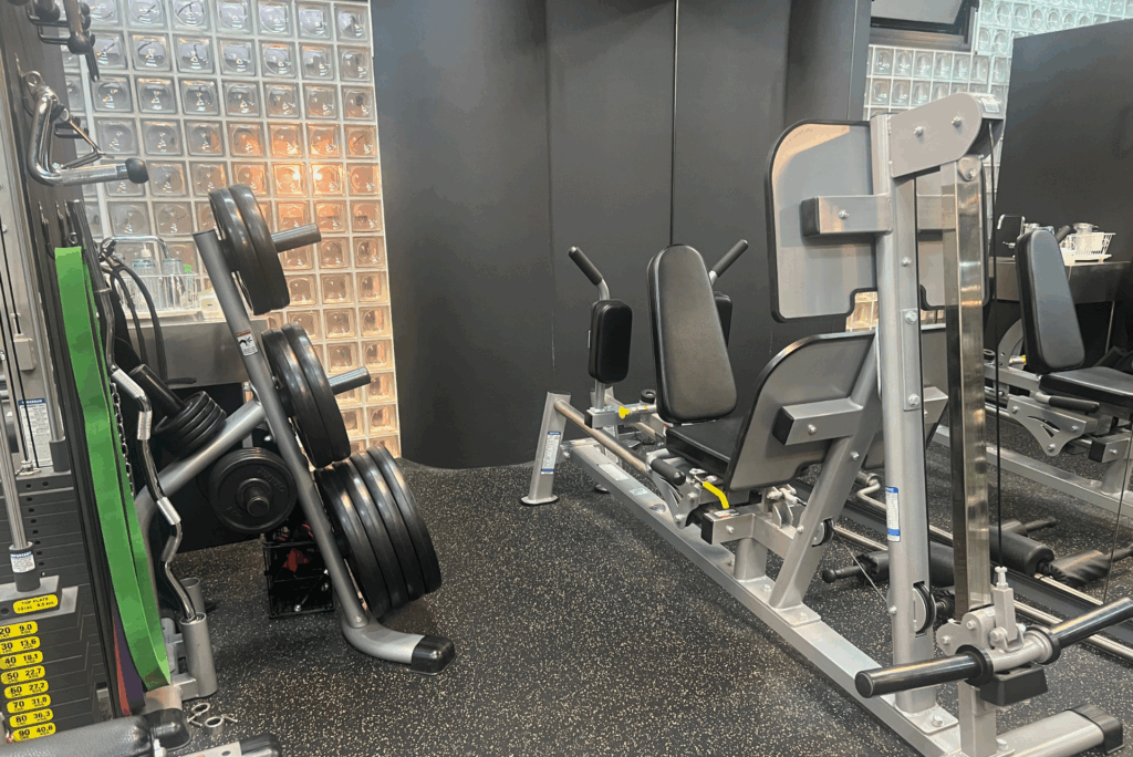代々木公園のパーソナルトレーニングジム「Dee GYM」