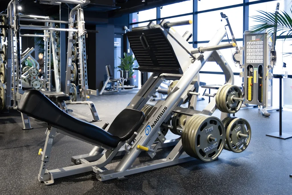 渋谷のパーソナルトレーニングジム「Dee GYM」