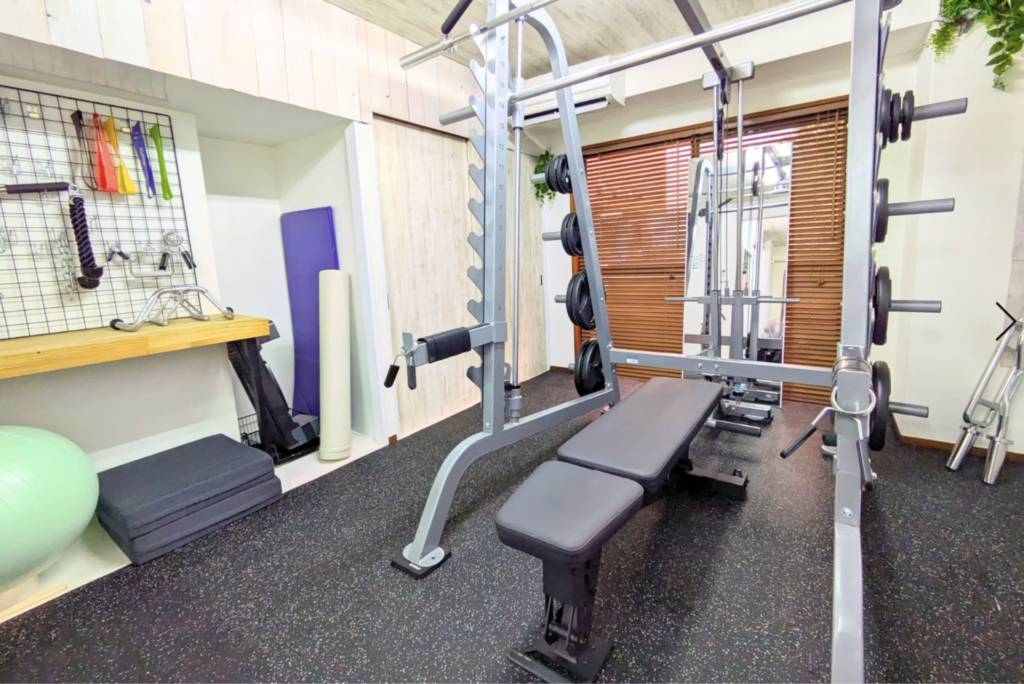 千歳烏山にあるパーソナルジム「Dee GYM 千歳烏山店」