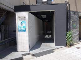 Dee GYM 難波店 外観